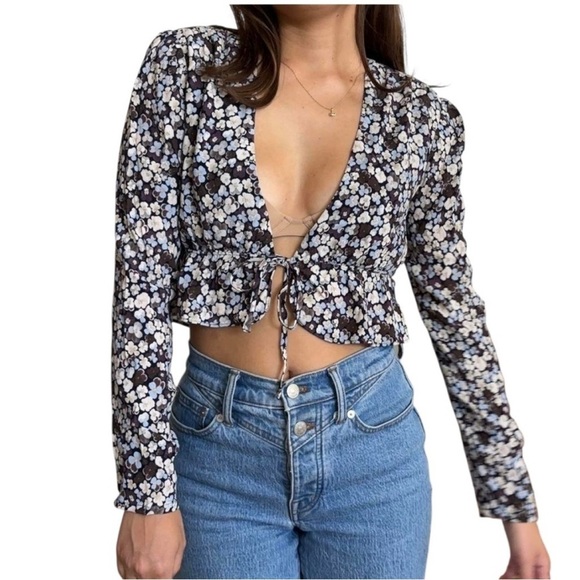 Sunday Best Aritzia cropped tie front floral blouse size XS Blue Long Sleeve - Picture 1 of 9